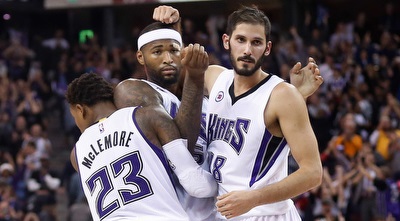 כספי ושחקני סקרמנטו חוגגים (רויטרס) כספי ושחקני סקרמנטו חוגגים (רויטרס)