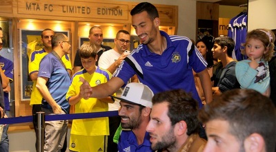 איינבינדר בהשקת פרו 15 (יניב גונן)