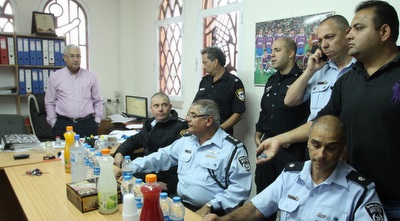 נציגי המשטרה ומפקד המחוז ניצב ניצב זוהר דביר (עמית מצפה)