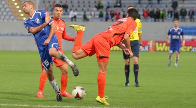 סלים טועמה מגן על גופו (משה חרמון) סלים טועמה מגן על גופו (משה חרמון)