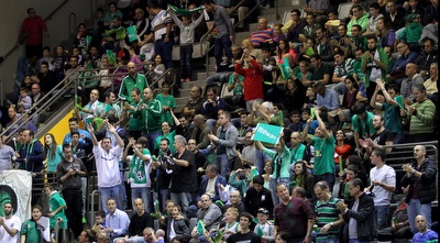 אוהדי מכבי חיפה (יניב גונן) אוהדי מכבי חיפה (יניב גונן)