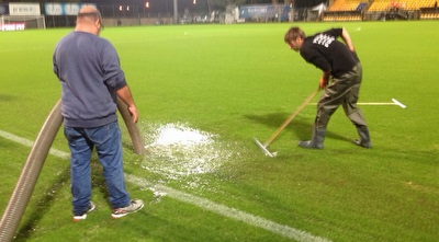 מנקזים את המים בק&qout;ש (שלום אלבז) (מערכת ONE)