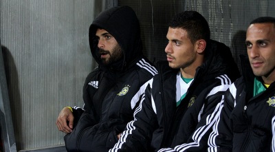 עדן בן בסט בספסל. לא צריך להיות במכבי ת&qout;א (יניב גונן) עדן בן בסט בספסל. לא צריך להיות במכבי ת&qout;א (יניב גונן)