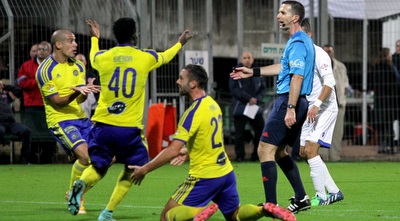 הצהובים באים בטענות לשופט (יניב גונן)