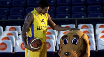 לנסדברג בצילומים ל״מכביסט״ (יניב גונן)