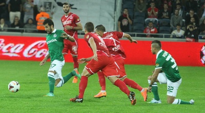 אלון תורג´מן בורח לסאשה ומלכה (עמית מצפה)