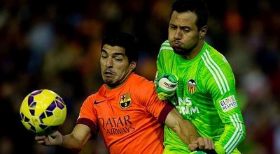 סוארס במאבק על כדור