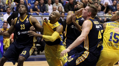 ג´מל מקלין תופס את אלכס טיוס (חגי ניזרי)