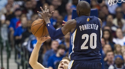 גל מקל חוטף לקווינסי פונדקסטר (רויטרס) 