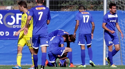 שחקני ק&qout;ש מברכים את אוגו (יניב גונן) שחקני ק&qout;ש מברכים את אוגו (יניב גונן)