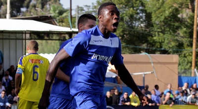 אוגו שמח לאחר השער השלישי (יניב גונן) אוגו שמח לאחר השער השלישי (יניב גונן)