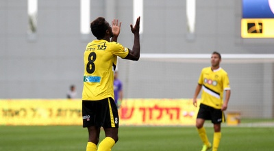 קאיודה כועס אחרי פסילת השער (רדאד ג´בארה)