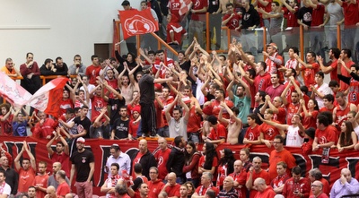 אוהדי הפועל ת&qout;א (חגי ניזרי)