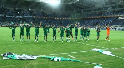 שחקני מכבי חיפה חוגגים (עמית מצפה) שחקני מכבי חיפה חוגגים (עמית מצפה)