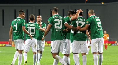 שחקני מכבי חיפה חוגגים (רדאד ג´בארה)