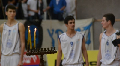 הדלקת חנוכייה (עדן מאיר) (מערכת ONE) הדלקת חנוכייה (עדן מאיר) (מערכת ONE)