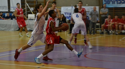 מארק בריסקר ואלון פומברג (עדן מאיר) (מערכת ONE) מארק בריסקר ואלון פומברג (עדן מאיר) (מערכת ONE)