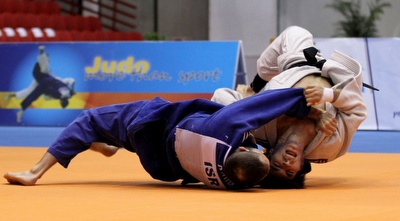 רחמינא מול שמש (רדאד ג´בארה) רחמינא מול שמש (רדאד ג´בארה)