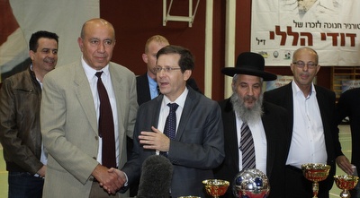 הרצוג ובהלול (עמית מצפה)