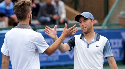 עידן לשם ודודי סלע בסיום (יניב גונן)