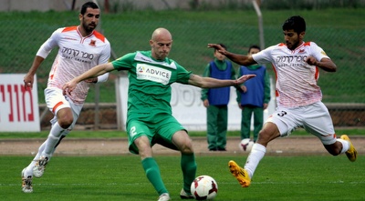 מיכאלוביץ´ מול צעירי (יניב גונן) מיכאלוביץ´ מול צעירי (יניב גונן)