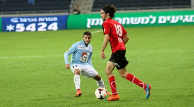 יובל שבתאי מתחיל התקפה (חגי ניזרי)