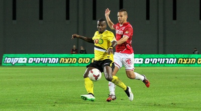 לוקאס סאשה רודף אחרי רומאריו פירס (רדאד ג´בארה) לוקאס סאשה רודף אחרי רומאריו פירס (רדאד ג´בארה)