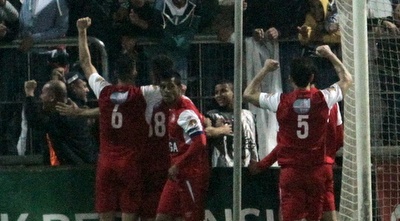 שחקני סכנין חוגגים (עמית מצפה)