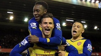 ג´ירו ושחקני ארסנל חוגגים. את ההפתעה הזאת תושב בית שאן תפס (טוויטר) ג´ירו ושחקני ארסנל חוגגים. את ההפתעה הזאת תושב בית שאן תפס (טוויטר)