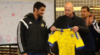 קרויף עם עמית צלאח (האתר הרשמי של מכבי ת&qout;א)