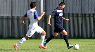 דניאל הייק מנסה לסגור (רדאד ג´בארה)