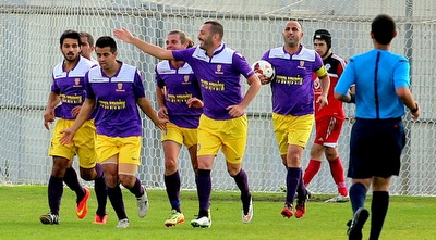 שחקני מ.כ. חולון חוגגים (משה חרמון)