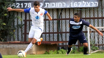 עדי אלישע מביט (רדאד ג´בארה)