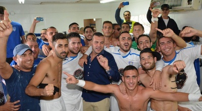 שחקני אילת בחדר ההלבשה (מגזין אילת אין)