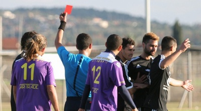 כרטיס אדום לאביב דדו (משה חרמון)