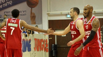 שחקני ירושלים מרוצים (רדאד ג´בארה)