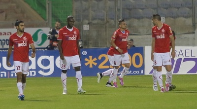 שחקני ב&qout;ש חוגגים (מרטין גוטדאמק)