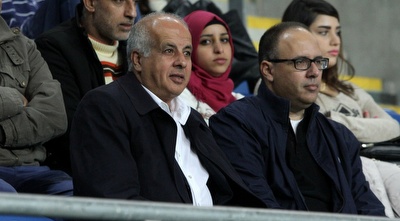 אבי לוזון ביציע (חגי ניזרי)