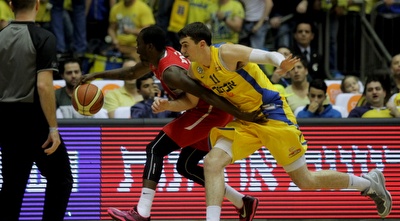 ג´ייק כהן וסקוט (יניב גונן)