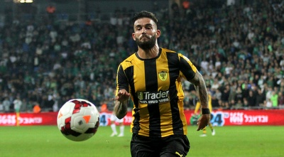 חנן ממן ישיג את הכדור? (רדאד ג´בארה)