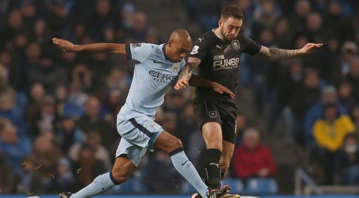 אינגס ופרננדיניו נאבקים (רויטרס)