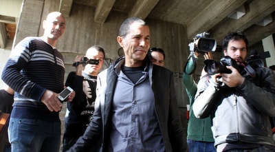 אלי טביב בצאתו מבית המשפט (חגי ניזרי)