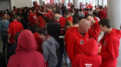 אוהדי הפועל ת&qout;א (חגי ניזרי) אוהדי הפועל ת&qout;א (חגי ניזרי)