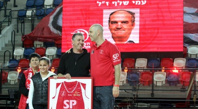 אורי שלף ורמי כהן בהוקרה לעמי שלף (חגי ניזרי) אורי שלף ורמי כהן בהוקרה לעמי שלף (חגי ניזרי)