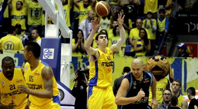 ג´ייק כהן מתחיל התקפה (יניב גונן)