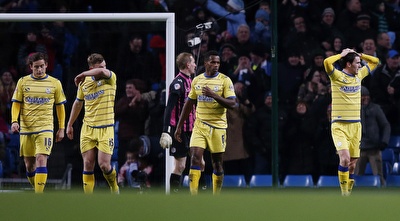 שחקני שפילד וונסדי מאוכזבים. מאמץ מרשים של הקבוצה מליגת המשנה (רויטרס)