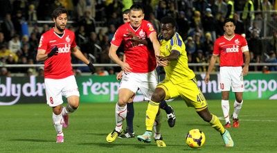 נוסא איגייבור. לא צריך לקבל מקום של קבע בהרכב (רדאד ג´בארה) נוסא איגייבור. לא צריך לקבל מקום של קבע בהרכב (רדאד ג´בארה)