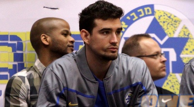 אלכסנדר. קשה לתפוס רכבת בזמן שהיא נוסעת (חגי ניזרי)