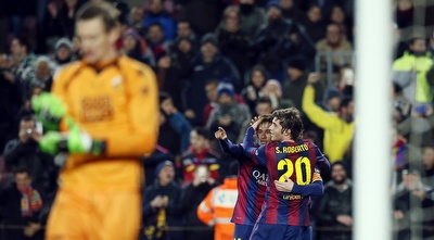 שחקני ברצלונה חוגגים (רויטרס) שחקני ברצלונה חוגגים (רויטרס)