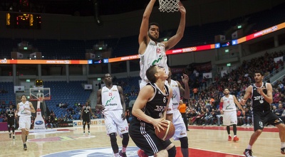 אדם אריאל (יונתן זינדל) (מערכת ONE) אדם אריאל (יונתן זינדל) (מערכת ONE)